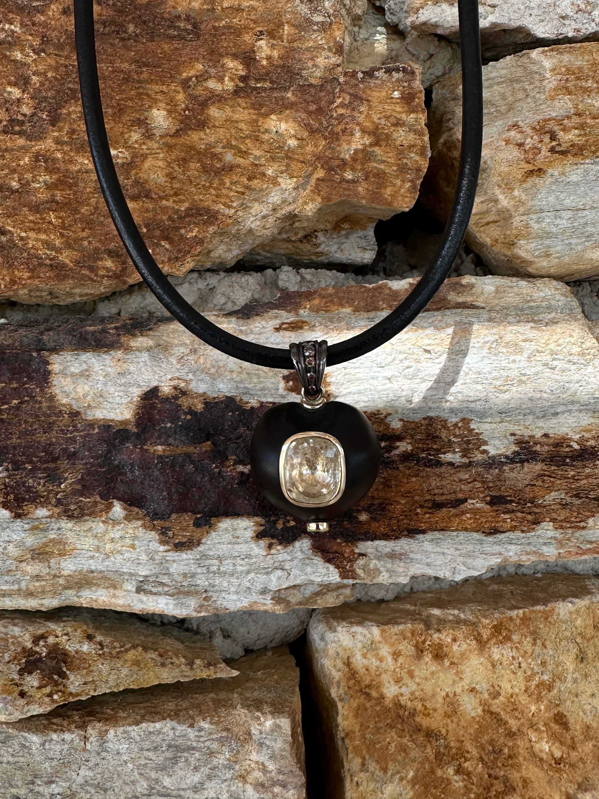 CORD NECKLACE